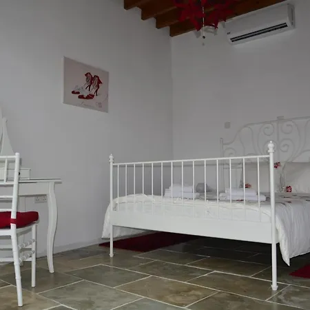 Edem Traditional House لارنكا
