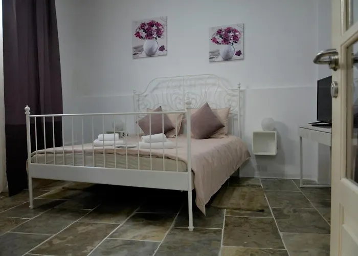 Inn Edem Traditional House